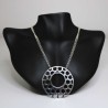Collier en argent médaille ronde alvéolée et double chaîne
