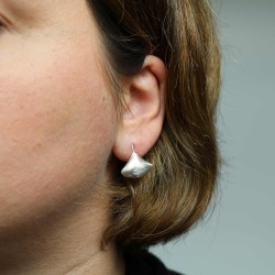 Boucles d'oreilles argent brossé pétale