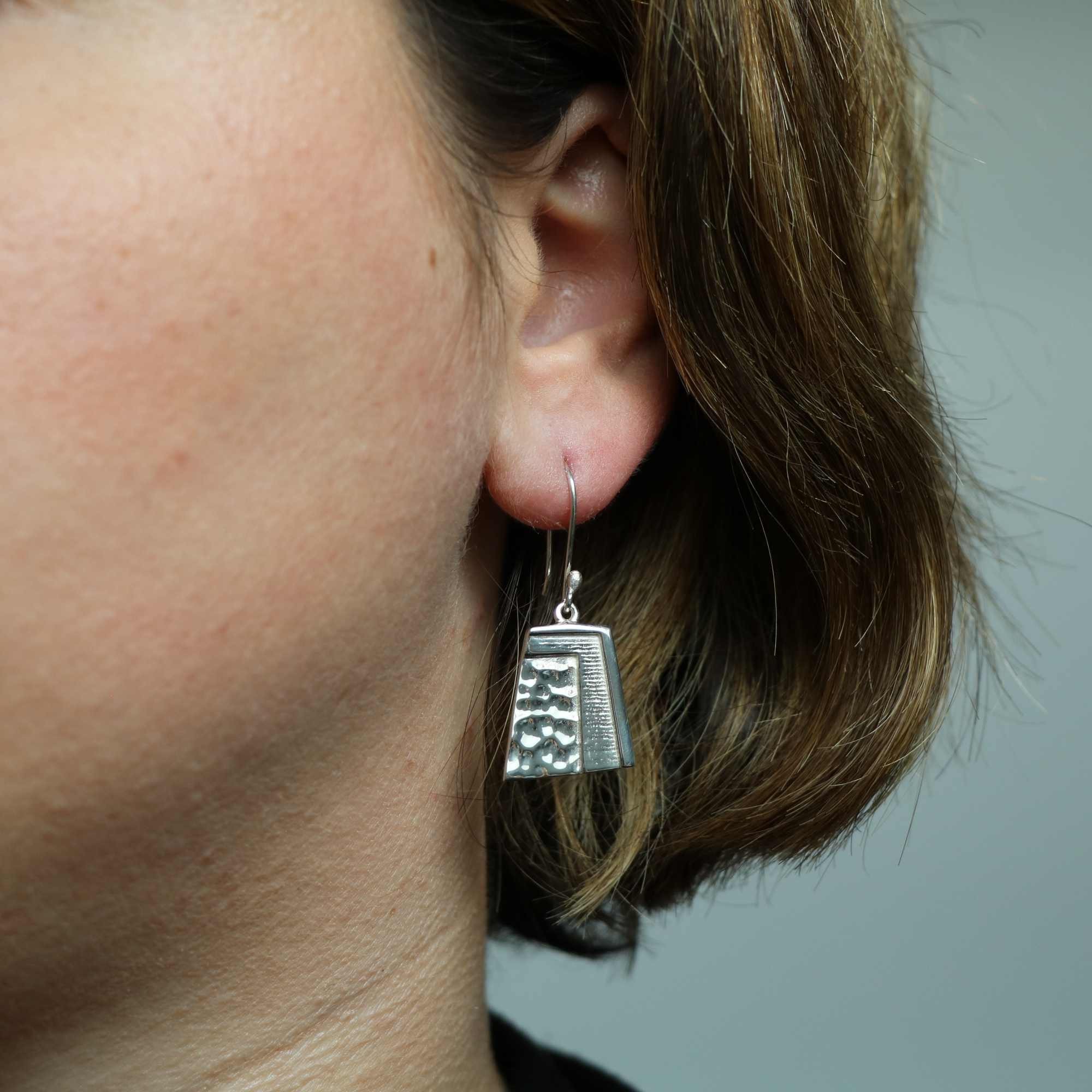Boucles D'oreilles En Argent 925 - Forme Triangle/pyramide Rayée - Marque Silverspeck