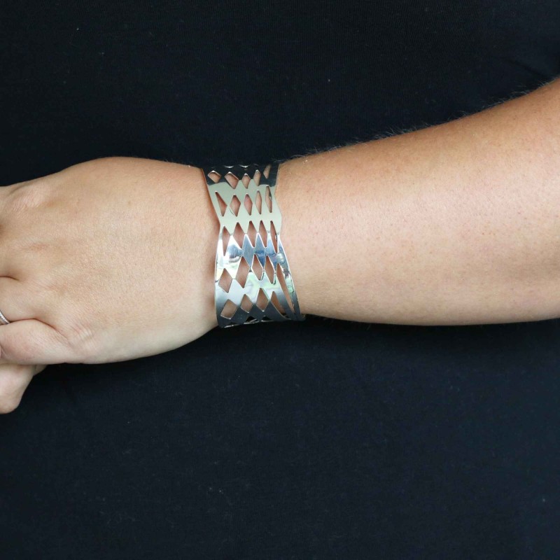 Bracelet Manchette Fantaisie Argenté - Motif Losanges - Neuf Avec étiquettes - Pour Femme