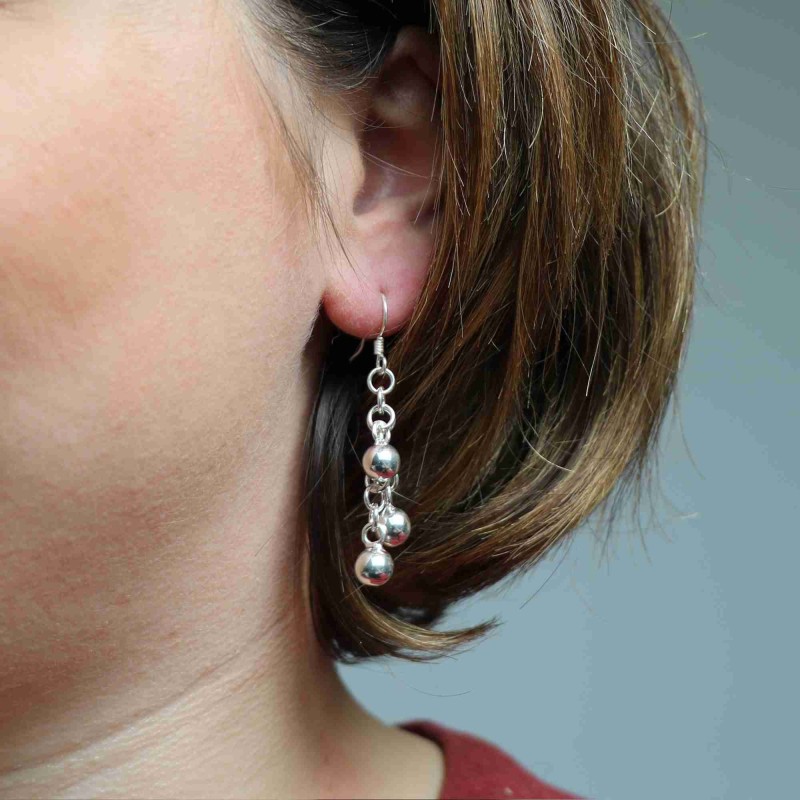 Boucles D'oreilles Pendantes En Métal Argenté Avec 3 Médailles Plates - Neuf Sans Emballage